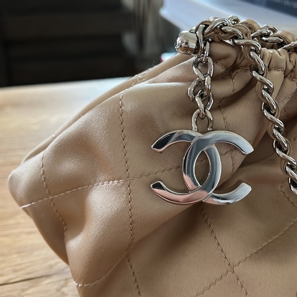 Chanel Beige Silk Purse - Picture 2 of 8